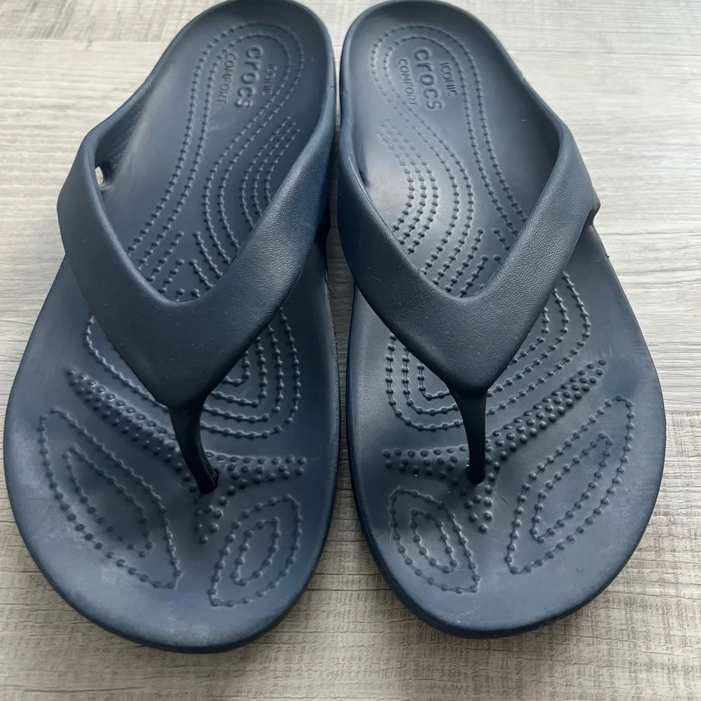 Crocs Women's Kadee II Flip Flop Sandals Navy Blue Pool Shoes Summer Sandals - Picture 5 of 12